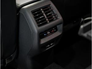 Volkswagen Tiguan R-Line 2.0 l TDI DSG Pano AHK Kam.