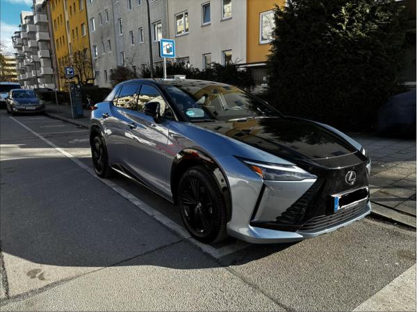 Lexus RZ 450e Luxury Paket