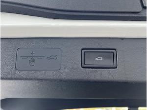 Volkswagen T-Roc 1.5 eTSI R-Line SHZ+PDC+RFK+LED+CARPLAY