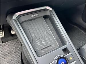 Volkswagen T-Roc 1.5 eTSI R-Line SHZ+PDC+RFK+LED+CARPLAY
