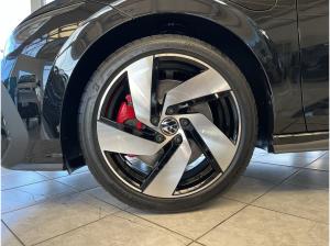 Volkswagen Golf 1.5 eHybrid OPF 200kW DSG GTE