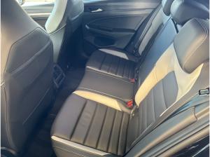 Volkswagen Golf 1.5 eHybrid OPF 200kW DSG GTE