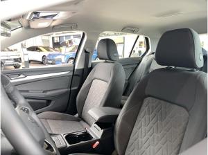 Volkswagen Golf Life 1.5 TSI R-KAMERA LED ACC SHZ PDC