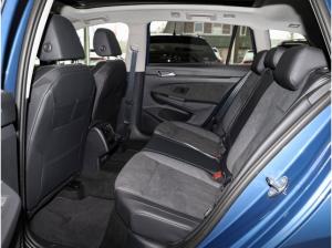 Volkswagen Golf VIII Variant 2,0 TDI Style Matrix ACC AHK AreaView Pano Navi