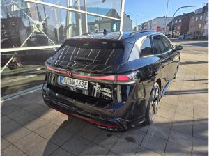 Volkswagen ID.7 Tourer Pro S (286 PS) //SOFORT VERF.// Massage, AHK, Pano, Navi usw.