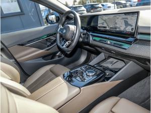 BMW 520 520d Touring M Sport AHK Pano DA+ STHZ PAP LCProf