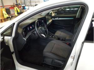 Volkswagen Golf 8 / 1.5 TSI DSG PANO AREA VIEW GARANTIE