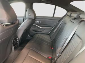 BMW 330 i xDrive Limousine M Sport AHK Kamera HiFi