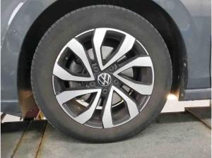 Volkswagen Golf VIII 2.0TDI DSG Active P-DACH AHK NAVI KAMERA