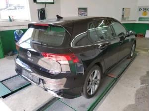 Volkswagen Golf VIII 1.5 eTSI R-Line *DSG*LED*Einparkhilfe