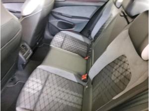 Volkswagen Golf VIII 1.5 eTSI R-Line *DSG*LED*Einparkhilfe