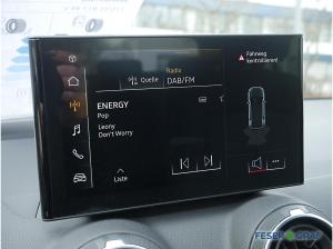 Audi Q2 35 TFSI advanced LED PDC hi. Sitzh.