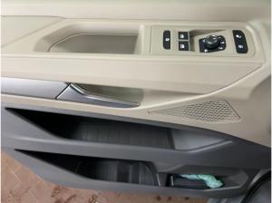 Volkswagen T7 Multivan 2.0 TDI Life LÜ DSG LED AHK 7 Sitze