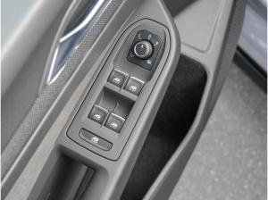 Volkswagen Golf R-Line 1,5 l eTSI AHK Kamera HarmanKardon Navi