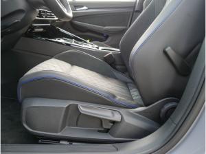 Volkswagen Golf R-Line 1,5 l eTSI AHK Kamera HarmanKardon Navi