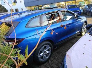 Skoda ENYAQ iV 50 109kW - Loft Pano Navi Kamera LED DAB Einparkhilfe MFL Keyless