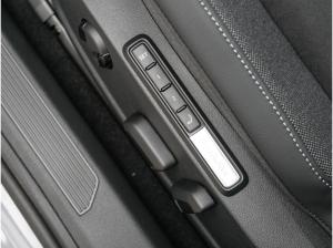 Volkswagen Golf Style 1,5 eTSI DSG AHK, Navi Lagerwagen !