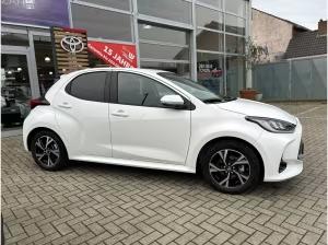 Toyota Yaris 1.5l Teamplayer Comfort-Paket LED ACC SHZ RFK ALU KLIMA