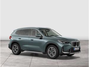 BMW iX1 xDrive30 xLine PANO ACC RFK NAVI Standh.