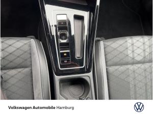 Volkswagen Golf VIII R-Line 1.5 eTSI DSG Sitzheizung Navi