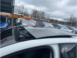 Volkswagen Golf VIII 1.5 eTSI Life DSG LED Panorama ACC