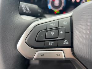 Volkswagen Golf VIII 1.5 eTSI Life DSG LED Panorama ACC