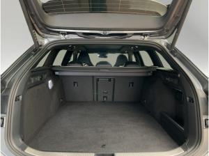 Volkswagen Passat 1.5 eTSI R-Line DSG Pano AHK IQ.Light DCC