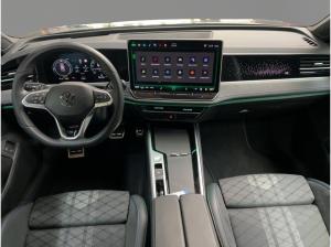 Volkswagen Passat 1.5 eTSI R-Line DSG Pano AHK IQ.Light DCC