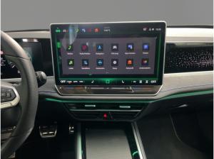 Volkswagen Passat 1.5 eTSI R-Line DSG Pano AHK IQ.Light DCC