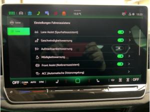 Volkswagen Passat 1.5 eTSI R-Line DSG Pano AHK IQ.Light DCC