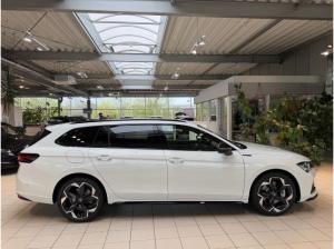Skoda Superb Combi Sportline 2,0 TDI 7-Gang-DSG 4x4 sofort verfügbar
