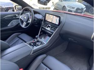 BMW M8 Competition Coupé xDrive 360° B&W Carbon ext.