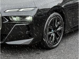 BMW i7 eDrive50 M Sportpaket Pro * Connoisseur Paket * Bowers & Wilkins Diamond * Pano Sky-Lounge * Carbon