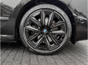 BMW i7 eDrive50 M Sportpaket Pro * Connoisseur Paket * Bowers & Wilkins Diamond * Pano Sky-Lounge * Carbon