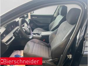 Skoda Superb Combi 2.0 TDI DSG Selection AHK NAVI PACC MATRIX