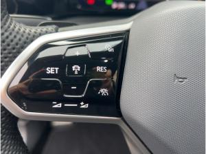 Volkswagen Golf Limousine 1,5 DSG R-Line LED Navi Kamera