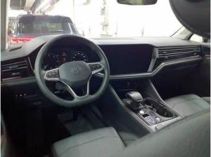 Volkswagen Touareg 3.0 TDI 170kW 4Motion -  LED AHK ACC SHZ DAB+ Navi Rear View LM CarPlay GJR