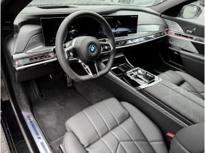 BMW i7 eDrive50 M Sportpaket Pro * Connoisseur Paket * Bowers & Wilkins Diamond * Pano Sky-Lounge * Carbon