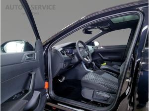 Volkswagen Taigo R-Line 1,5 l TSI DSG *AHK* *PANO*