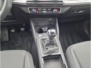 Audi Q2 30 TFSI NAVI+ AHK STHZG 18  ACC Advanced
