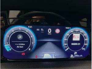 Volkswagen Golf VIII 1.5 TSI R-Line CarPlay ACC LED RFK PDC