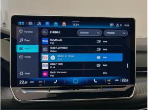 Volkswagen Golf VIII 1.5 TSI R-Line CarPlay ACC LED RFK PDC