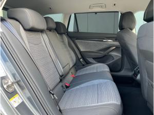Skoda Superb Combi Selection 2.0 TDI DSG *AHK, Navi, 19"-LM*