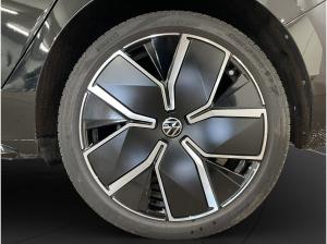 Volkswagen Passat Variant 1.5 eHybrid R-Line AHK Pano LM 19" Leder ACC