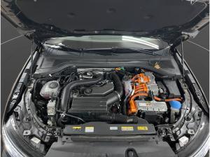 Volkswagen Passat Variant 1.5 eHybrid R-Line AHK Pano LM 19" Leder ACC