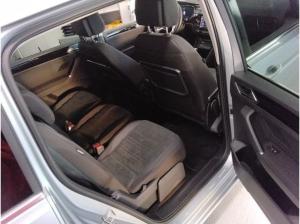 Volkswagen Touran HIGHLINE 2.0TDI DSG ACC.5J-G.AHK.KAMERA.NAVI+VC.LED.LKRD-HZG.SHZ
