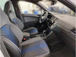 Volkswagen Tiguan 2.0 TSI DSG 4M. R Akrapovic Pano Harman Kardon Navi IQ.Light DCC DAB+