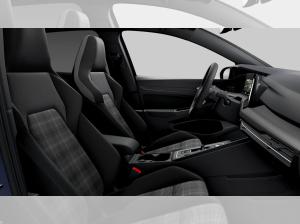 Volkswagen Golf VIII GTD 2.0 TDI DSG AHK STHZG DCC KAM