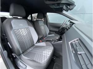 Volkswagen Taigo 1.5 TSI DSG R-Line MATRIX AHK RFK ACC CarPlay