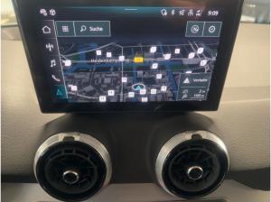 Audi Q2 35 TFSI S line S tronic NAVI/KAMERA/AHK/LM18